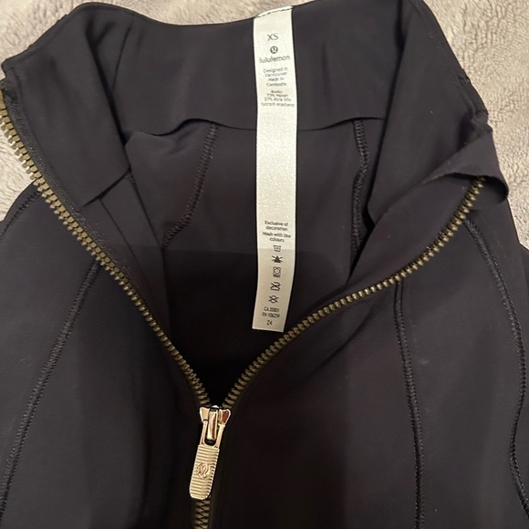 Lululemon NWT Define Dress
Black / Black in Sz XS - Picture 8 of 8